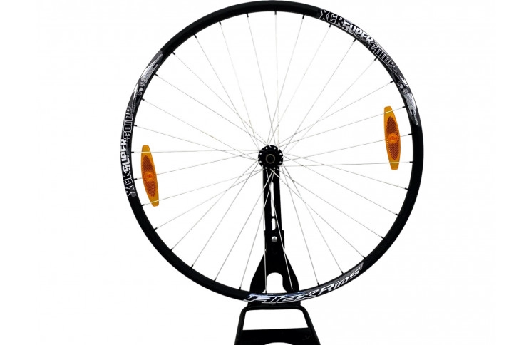 Колесо переднее 28, обод AlexRims XCR Super COMP 622x18 FV, втулка DT-SWISS 240S, дисковые тормоза (Centerlock) под эксцентрик, 32 спицы (нержавейка) Белые