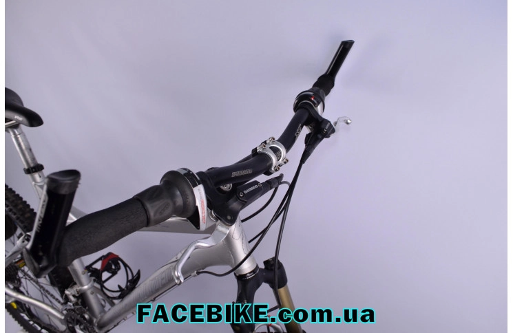 Б/У Горный двухподвесной велосипед Specialized