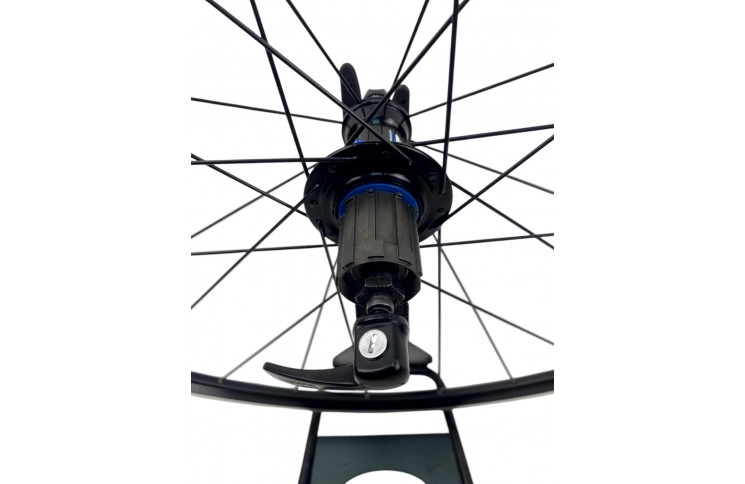 Колесо заднє 28, касета, обод Fulcrum RACING COMP CX 622x15 FV, втулка Fulcrum TWO-TO-ONE, V-Brake 24 спиці (нержавійка) Чорні